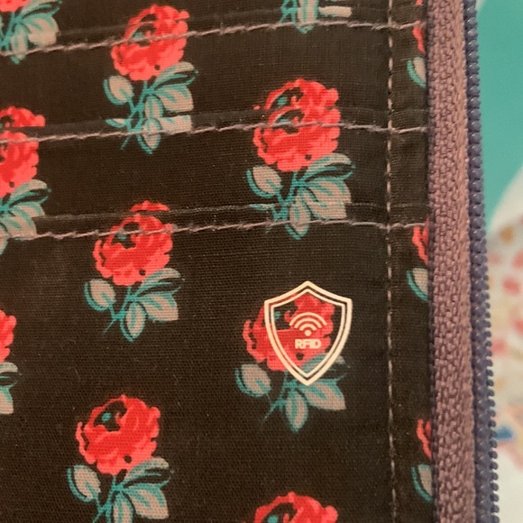 Vera Bradley quilted grey wallet /purse option - Picture 8 of 8